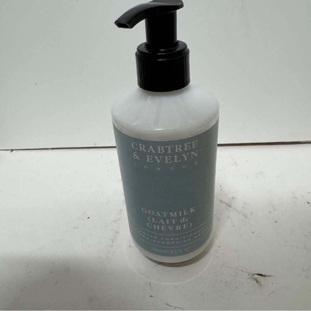 Crabtree & Evelyn Goatmilk Gentle Conditioner 8.5 OZ